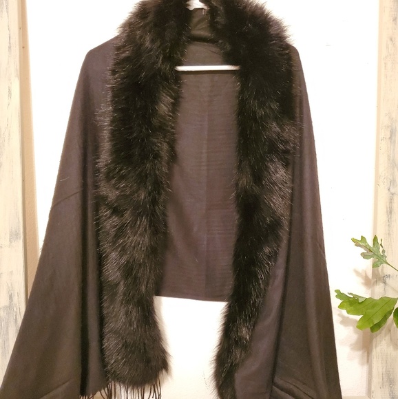 korus apparel Sweaters - Women's faux fur shawl, sweater, Cape